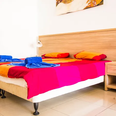 Appart hôtel Efi Apts 2*