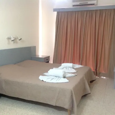 Aparthotel Efi Apts 2*