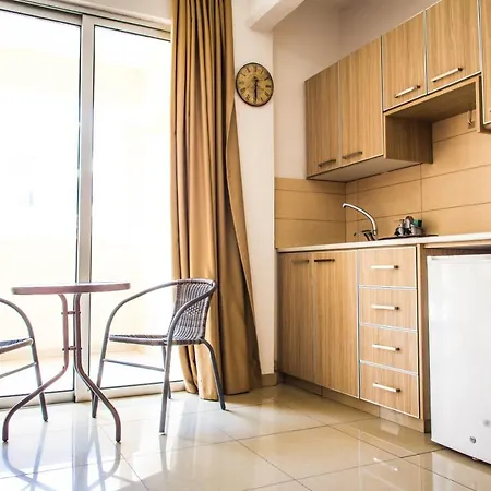 شقة فندقية Efi Apts