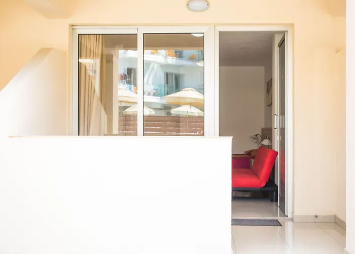 Efi Apts Aparthotel 2*