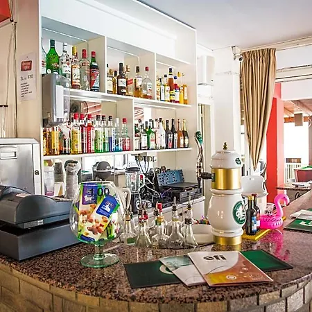 Aparthotel Efi Apts 2*