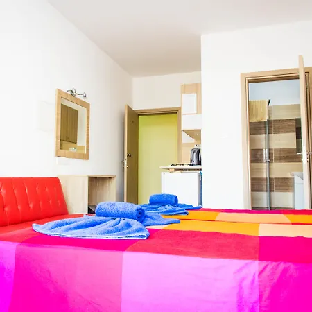Lejlighedshotel Efi Apts 2*