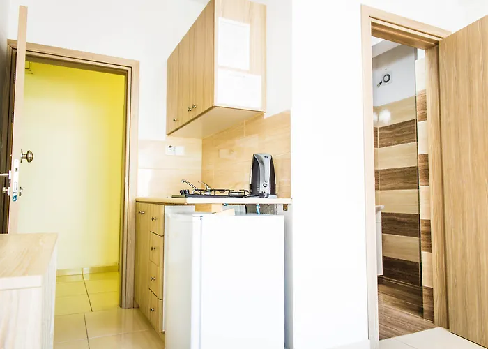 Aparthotel Efi Apts 2*