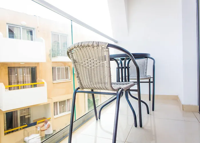 Aparthotel Efi Apts 2*