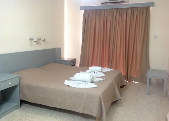 Aparthotel Efi Apts 2*